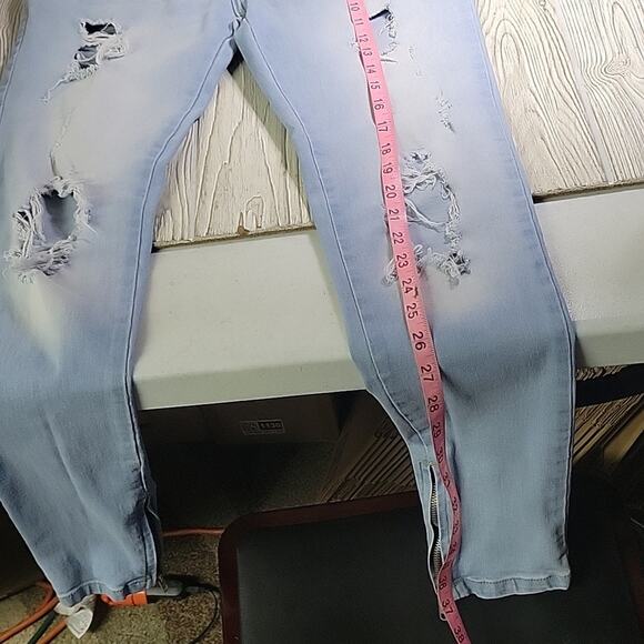 Boohoo Man Distressed Light Wash Skinny Stretch Jeans Mens 32R - Picture 10 of 15